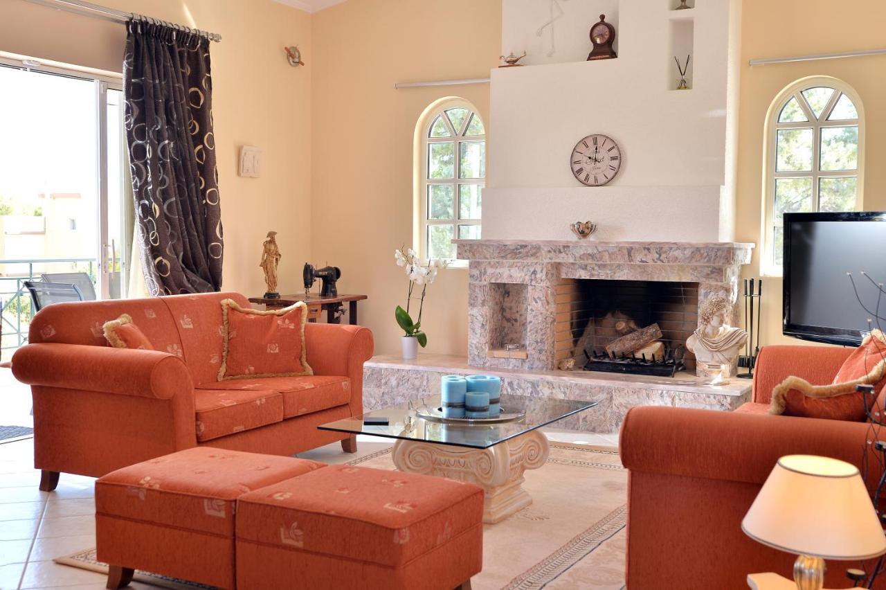 Domelia's Luxury Near Airport &