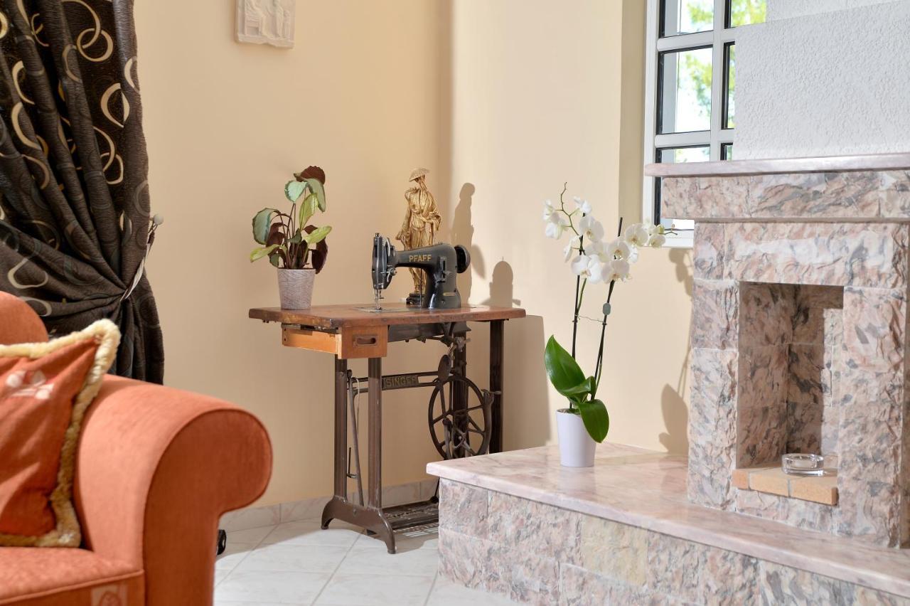 Domelia's Luxury Near Airport & Apartment *