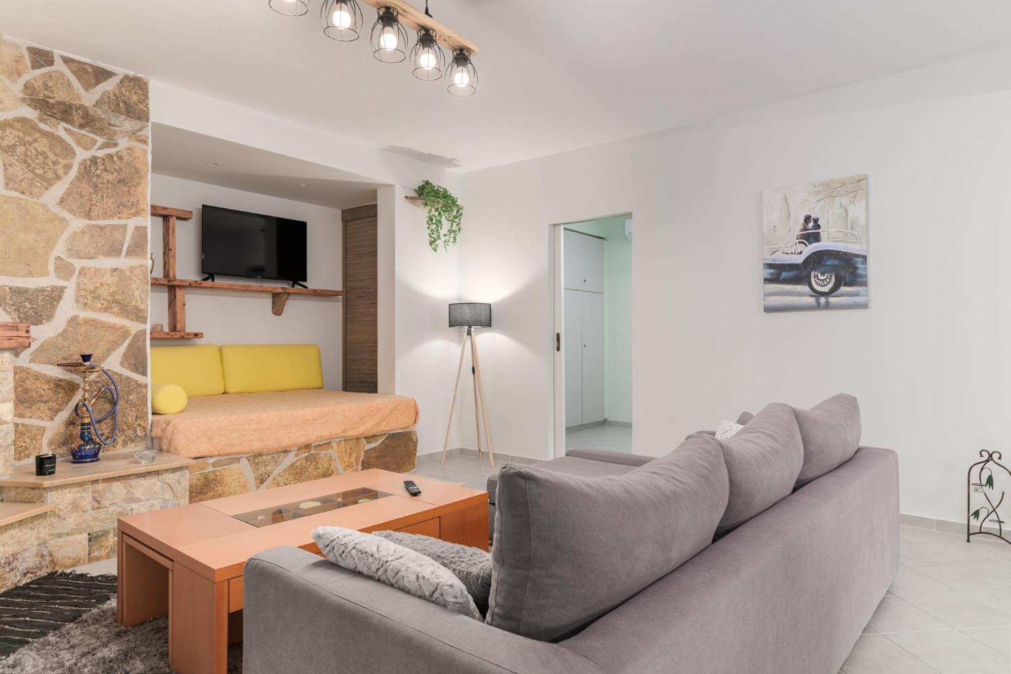 Domelia's Luxury Near Airport & *