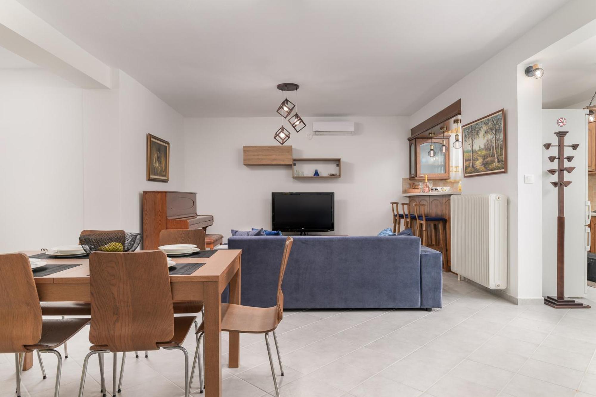 Domelia's Luxury Near Airport & Apartment *
