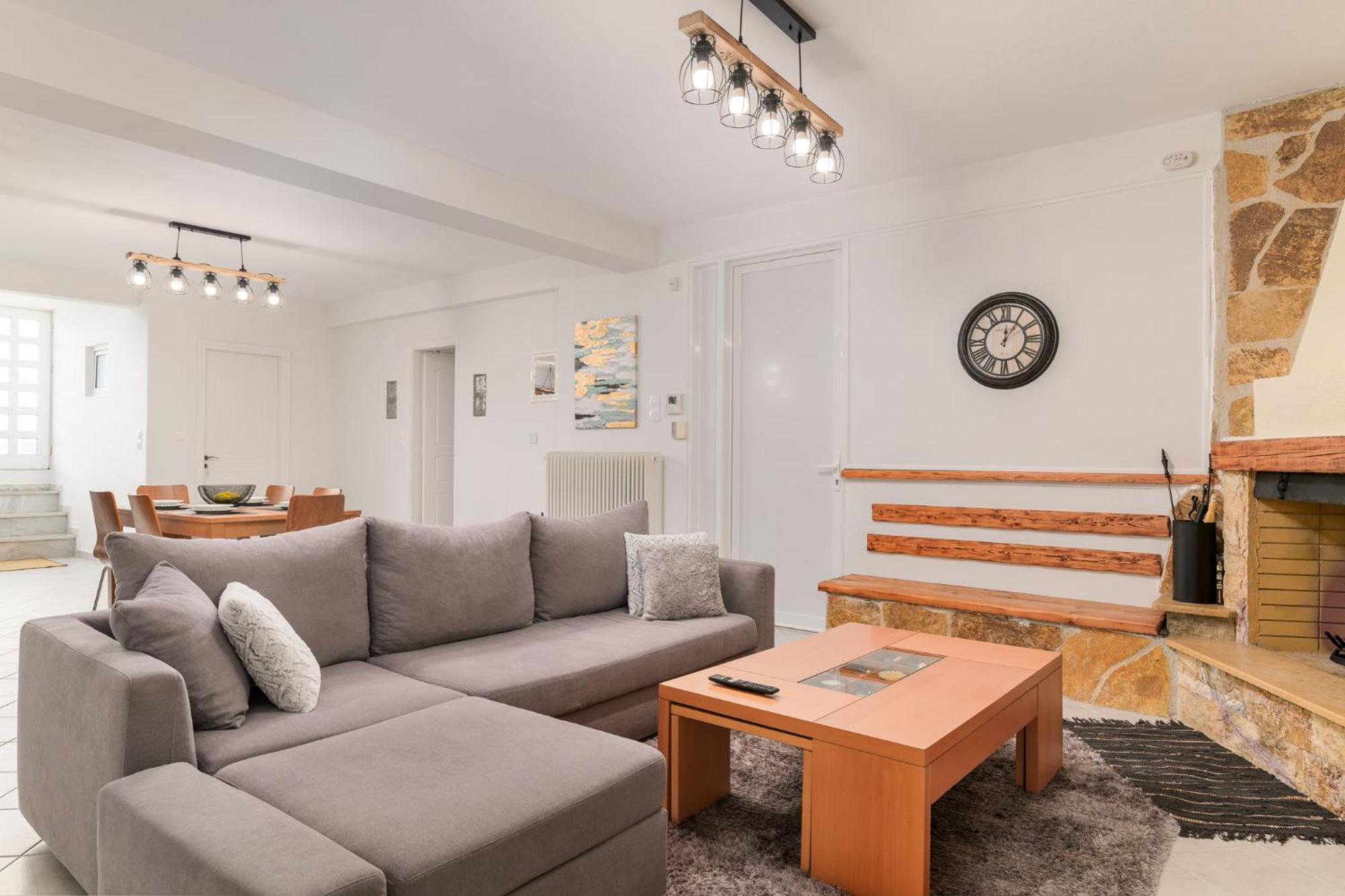 Domelia's Luxury Near Airport & Apartment
